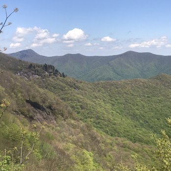 Craggy Gardens - Valley views on the opposite side of the Blue Ridge Parkway. - Hiking Near Me - Black Mountain, North Carolina