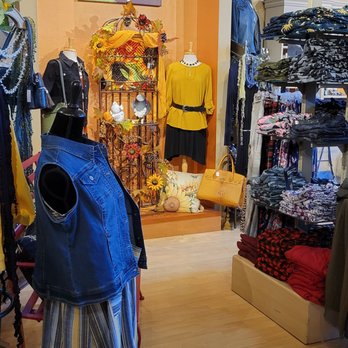 Dream Street Boutique - Women's Clothing Near Me - Hood River, Oregon Dream Street Boutique - Women's Clothing Near Me - Hood River, Oregon