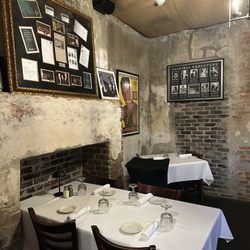 Mary Mahoneys - Another dining area