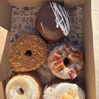 The Salty Donut - Boston Cream Caf Con Leche Maple & Bacon Guava & Cheese White Chocolate Tres Leches - Donuts Near Me - Miami, Florida The Salty Donut - Boston Cream Caf Con Leche Maple & Bacon Guava & Cheese White Chocolate Tres Leches - Donuts Near Me - Miami, Florida