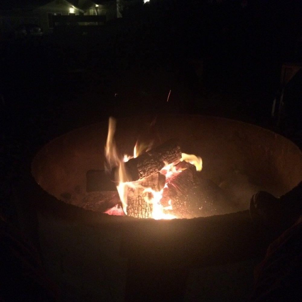 Shoreline Cottages - Relaxing by the firepit. - Hotels Near Me - Fort Bragg, California Shoreline Cottages - Relaxing by the firepit. - Hotels Near Me - Fort Bragg, California