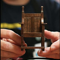 D Thomas Fine Miniatures - Scale furnishings for dollhouses, room boxes and fine art home decor.