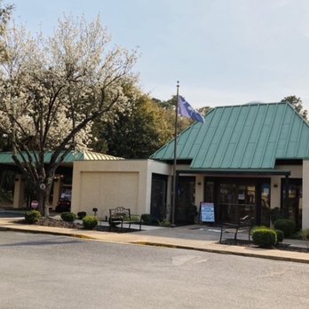 Hilton Head Visitor Center - Hilton Head Visitors Center storefront - Visitor Centers Near Me - Hilton Head Island, South Carolina Hilton Head Visitor Center - Hilton Head Visitors Center storefront - Visitor Centers Near Me - Hilton Head Island, South Carolina