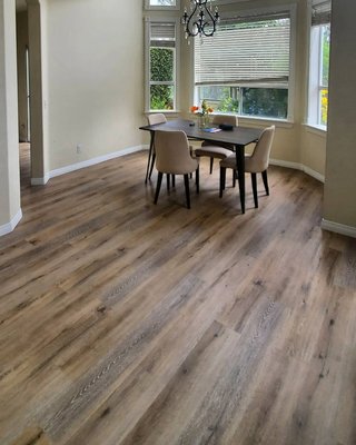 Luxury Vinyl Flooring - Waterproof Luxury Vinyl Flooring, call us now to book a free on-site estimate (562) 208-1789.