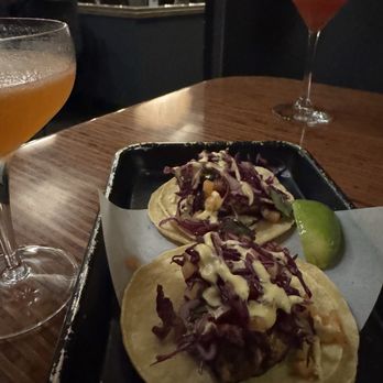 Willi's Seafood & Raw Bar - Shrimp tacos - Seafood Near Me - Healdsburg, California