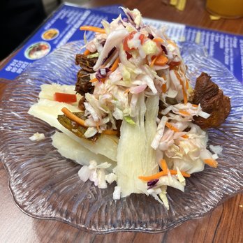 Ron Y Azucar - a salad on a glass plate - Nicaraguan Near Me - Las Vegas, Nevada Ron Y Azucar - a salad on a glass plate - Nicaraguan Near Me - Las Vegas, Nevada