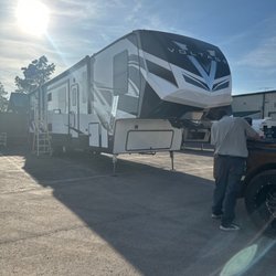 Floyd's RV - Love our new rv
