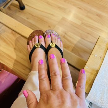 Mint Nail Bar - And pedicure all gel for vacation! - Nail Salons Near Me - Ciudad de México, AGU