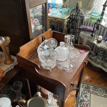 Patti's Treasures & Antiques - Crystal vases - Antiques Near Me - Windsor, Connecticut Patti's Treasures & Antiques - Crystal vases - Antiques Near Me - Windsor, Connecticut