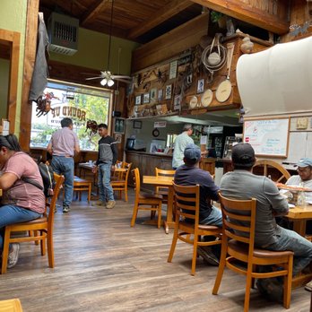 Round Up Pizza - Beautiful and inviting restaurant. First time here but can already tell it will be a mainstay when we visit - Pizza Near Me - Cambria, California Round Up Pizza - Beautiful and inviting restaurant. First time here but can already tell it will be a mainstay when we visit - Pizza Near Me - Cambria, California