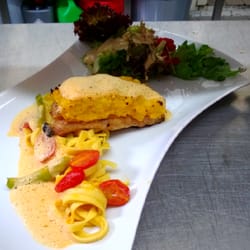 Pizza   Pasta Lo Studente - Pece il Papagai, maracujatagliatelle, Ananas Jus