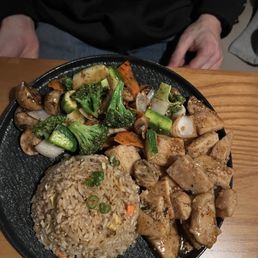 Hibachi Chicken - Soup &salad & Rice Yummy