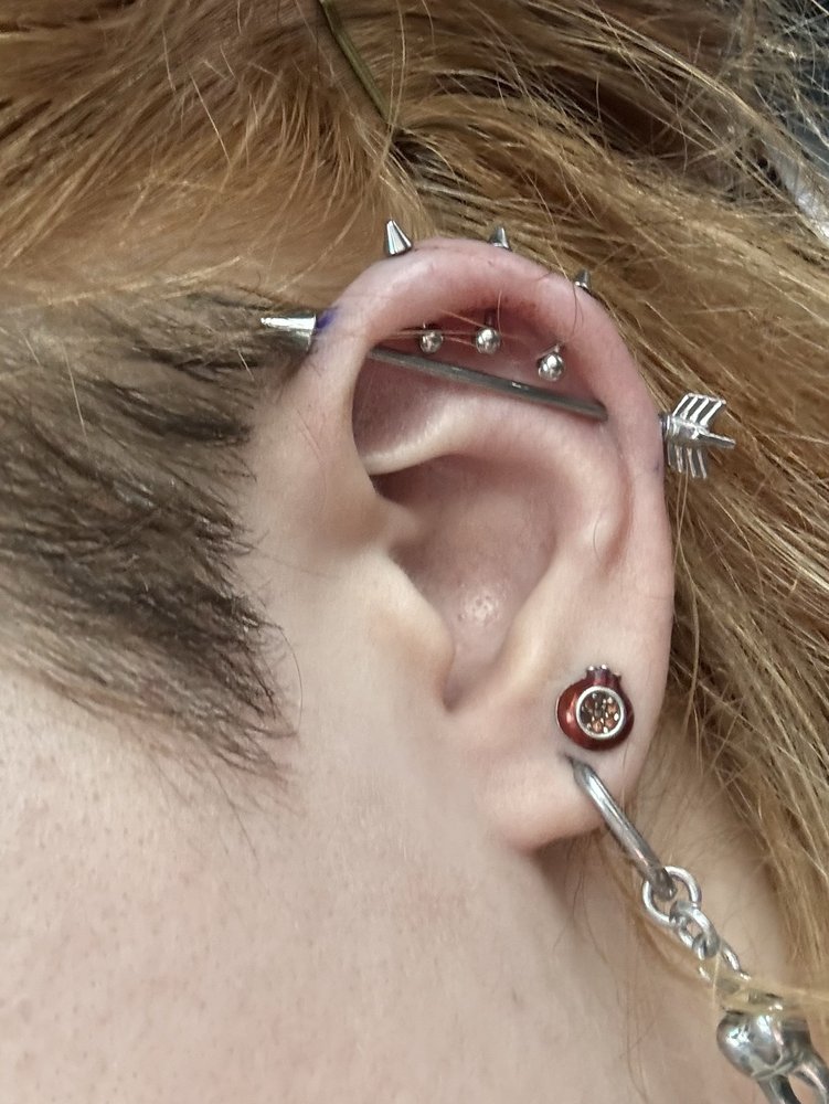Piercings by Gwen Logo
