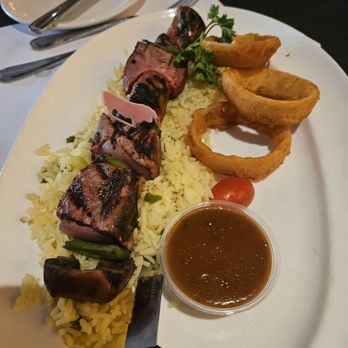 Rascal - a plate of food on a table - Barbeque Near Me - Quebec City, Quebec