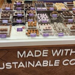 Purdys Chocolatier - Truffle case