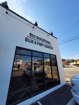 Ollie & Finn's Counter by null