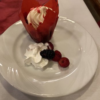David's Grill - Yummy cupcake. - American Near Me - Sparks, Nevada
