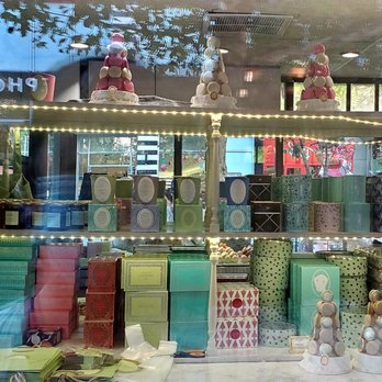 Ladurée Glendale - Desserts Near Me - Glendale, California