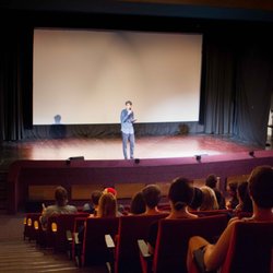 City Kino Wedding - Dirk von Lowtzow stellt seinen Lieblingsfilm Starship Troopers vor