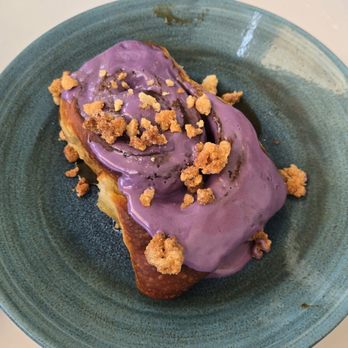 Hau Tree - Everything was great but the Ube Cinnamon Roll stole the show - Seafood Near Me - Honolulu, Hawaii Hau Tree - Everything was great but the Ube Cinnamon Roll stole the show - Seafood Near Me - Honolulu, Hawaii