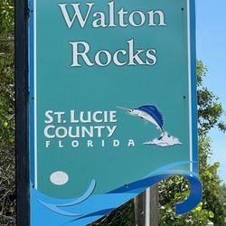 Walton Rocks Beach