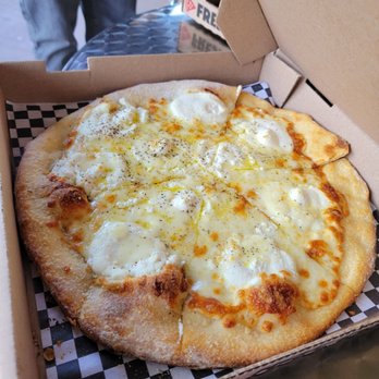 Gio's Pizza - Bianca neve, yumm - Pizza Near Me - Anthem, Arizona Gio's Pizza - Bianca neve, yumm - Pizza Near Me - Anthem, Arizona