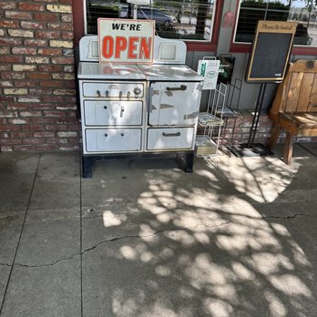 Kady's Country Kitchen - Walking in.... - Breakfast & Brunch Near Me - Kingsburg, California Kady's Country Kitchen - Walking in.... - Breakfast & Brunch Near Me - Kingsburg, California