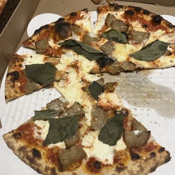 How Ya Dough'n Pizza - Weirdly cut pizza - Pizza Near Me - Boynton Beach, Florida How Ya Dough'n Pizza - Weirdly cut pizza - Pizza Near Me - Boynton Beach, Florida