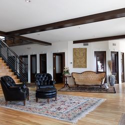 McMinn, Fradin, Gray & Logan - Lobby