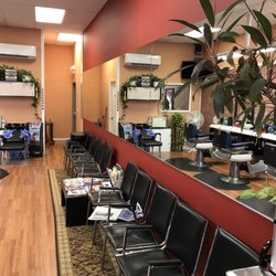 Alex' Barbering and Hairstyling