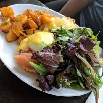 The Chef's Corner - Eggs Benedict - New American Near Me - Mineola, New York