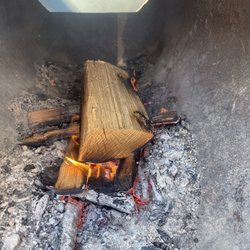 Clean Smoke BBQ - Fire getting started