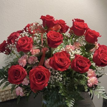 Paul's Flower Boutique - Two dozen long stem roses and carnations for a birthday - Florists Near Me - Haltom City, Texas Paul's Flower Boutique - Two dozen long stem roses and carnations for a birthday - Florists Near Me - Haltom City, Texas