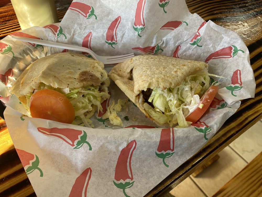 El Senor De Los Tacos Bar & Grill