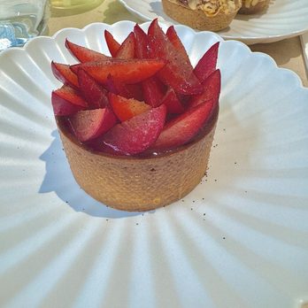 Lysee - Pluot Tart. 4 stars. Insta/Beli/TikTok: @amei_eats - Desserts Near Me - New York, New York
