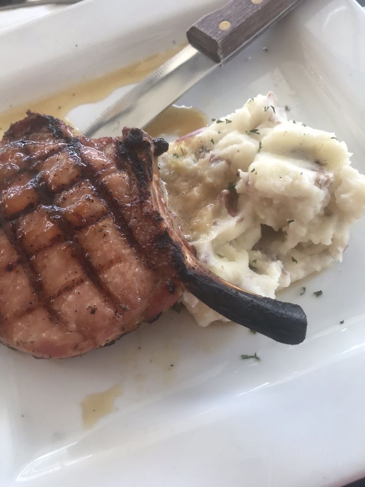 LAMBEAU’S SPORTS BAR & GRILL Updated July 2024 98 Photos & 57