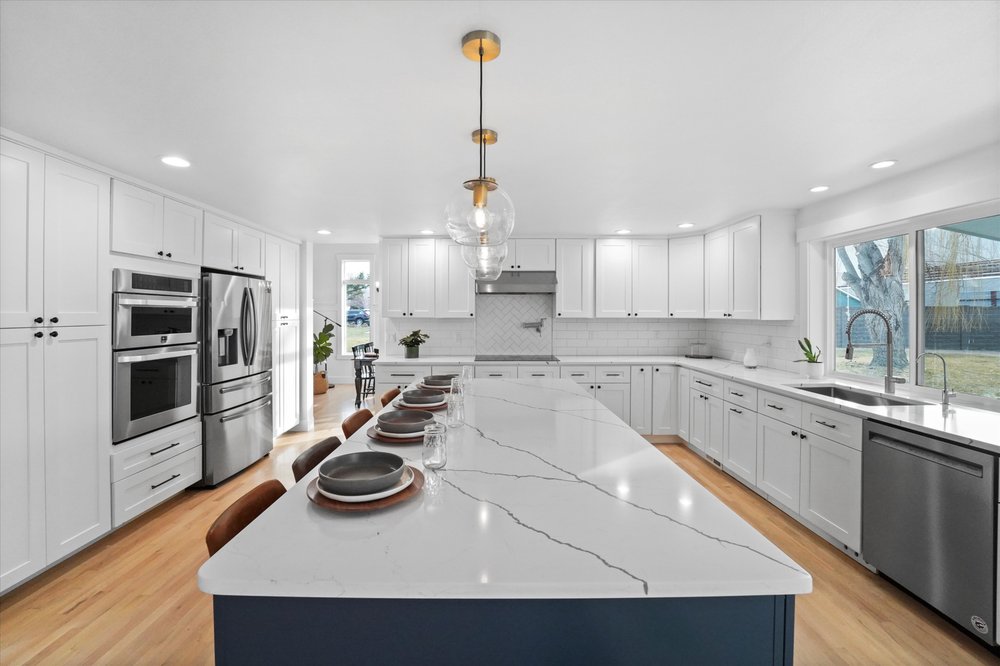 KELLN ADCOCK 1TRIPLE7 REALTY 636 N Colorado St, Kennewick