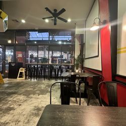 Rambo's Hot Chicken - Inside