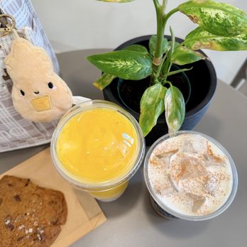 Aloha Boba - 20oz Mango Sticky Rice Smoothie $11 | 16oz Iced Banana Bread Latte with Banana Bread Cold Foam $7 + $1 - Bubble Tea Near Me - Haleiwa, Hawaii
