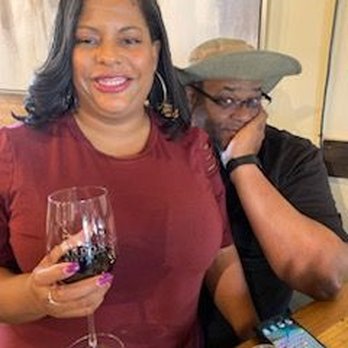 Landon Winery - It's my birthday - Wine Tasting Room Near Me - Grapevine, Texas