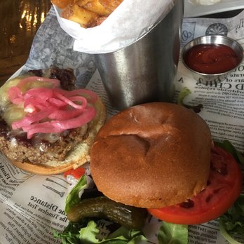 Rock Harbor Grill - RHG Burger - Gastropubs Near Me - Orleans, Massachusetts