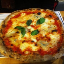 500 Grados - Pizza cuatro quesos.
