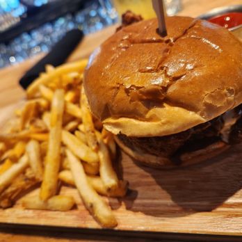Twin Peaks - The Nashville sandwhich, and they have outdoor seating. - New American Near Me - Jacksonville, Florida Twin Peaks - The Nashville sandwhich, and they have outdoor seating. - New American Near Me - Jacksonville, Florida