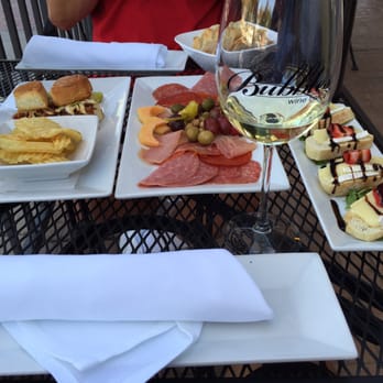 Bubbles & Brew - Sliders, Assorted Meats and Olives, Warm Brie Crostini - Wine Bars Near Me - Morgan Hill, California