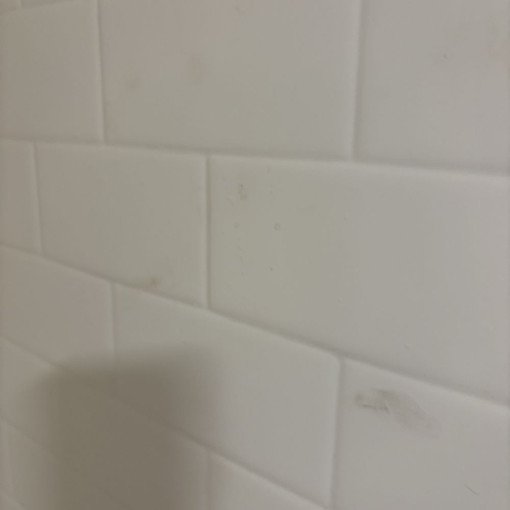 Days Inn by Wyndham Augusta - Shower - Hotels Near Me - Augusta, Maine