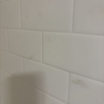 Days Inn by Wyndham Augusta - Shower - Hotels Near Me - Augusta, Maine Days Inn by Wyndham Augusta - Shower - Hotels Near Me - Augusta, Maine