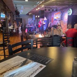 Konrad's Kitchen and Tap House - Pair o' dudes - unplugged