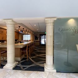 Olive's Bistro - Entrance