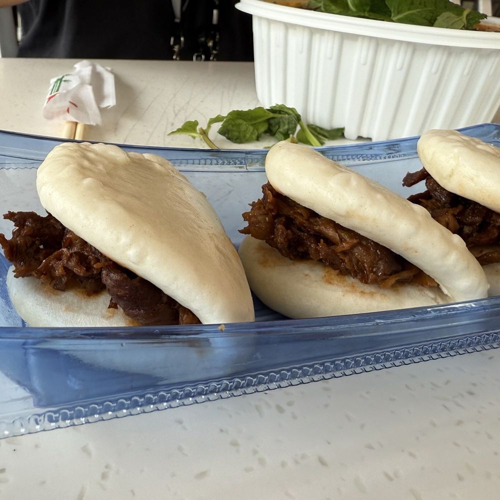 Vinh Loi Tofu - BBQ Duck Sliders - Vietnamese Near Me - Reseda, California Vinh Loi Tofu - BBQ Duck Sliders - Vietnamese Near Me - Reseda, California