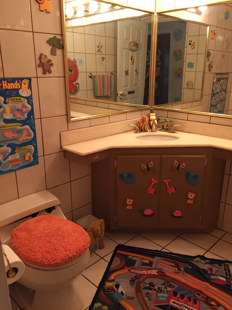 LITTLE FEET FAMILY CHILD CARE Updated October 2024 22 Photos 1081 N Brantford St, Anaheim